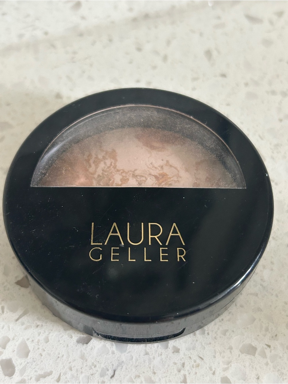 Laura Geller Baked Balance-N-Brighten Color Correcting Foundation Light - Picture 2 of 8